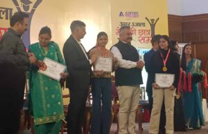 SVN स्कूल कुनिहार की छात्रा शगुन को शिक्षा मंत्री ने किया सम्मानित, HP बोर्ड की मेरिट सूची में हासिल किया 10वां स्थान