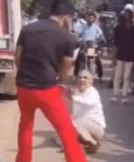 कलयुग की शर्मनाक तस्वीर — राजधानी की सड़क पर बुजुर्ग के साथ जो हुआ… देखकर आएगा गुस्सा … इंसानियत को पीछे छोड़ गई ये घटना