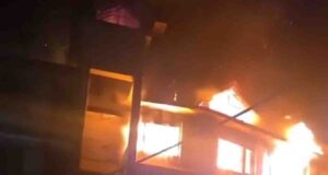 हिमाचल के कसोल में दिवाली की रात आग का तांडव — होटल में लगी भीषण आग, 50 लाख की संपत्ति राख