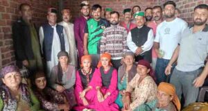 सिरमौर में फोक मीडिया के जरिए पहुंच रहीं सरकार की योजनाएं, शिलाई की पंचायतों में लोगों को किया जागरूक